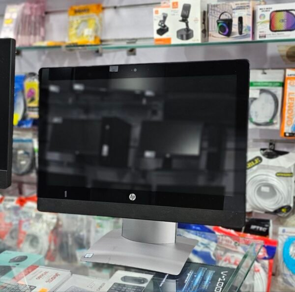 PC BUREAU HP PRO 400 G2 ALL IN ONE (TACTILE)/CI5 6500T/8GO/256GB SSD/CAM/WIFI/GDVD/USB3.0/HDMI/LCM/20" LED TACTILE